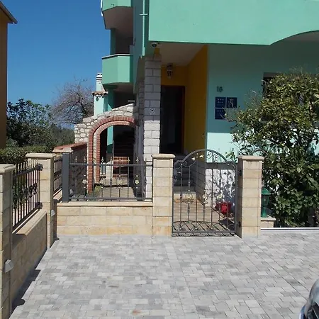 Lux Benak - Barbara Apartment *