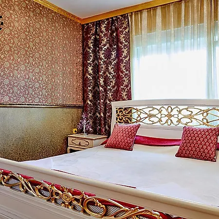 Lux Benak - Barbara *